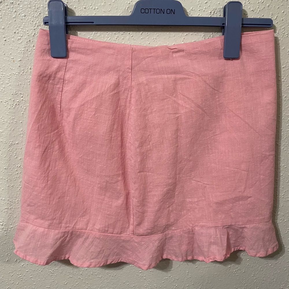 Shein mini skirt
Color: pink
Size: 6